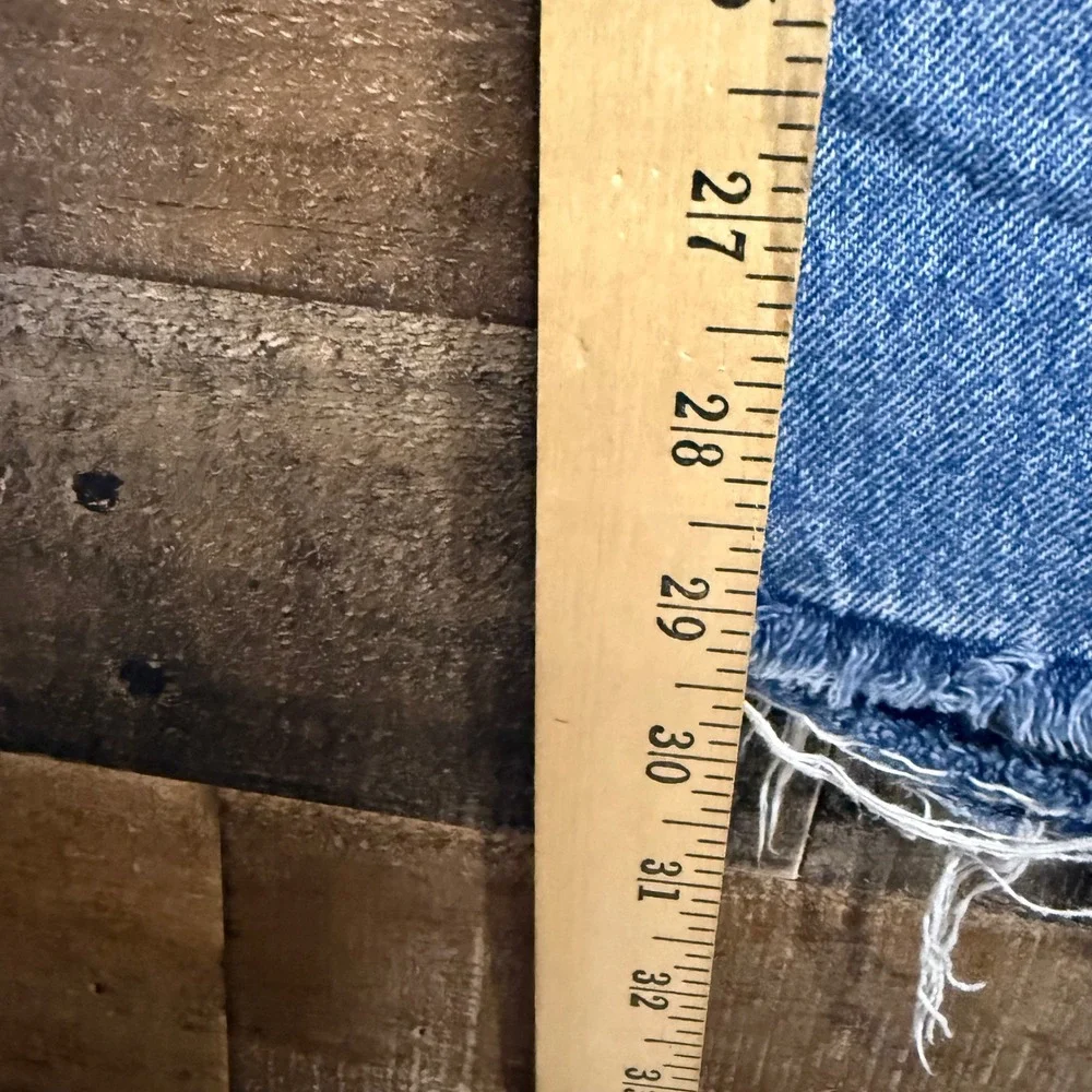 Levi's 94 Baggy Distressed Ripped Blue Denim Jeans Women's Size 23‎